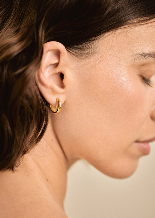Blanche Hoops
