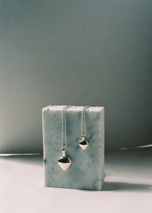 Forma Pendant Necklace Small